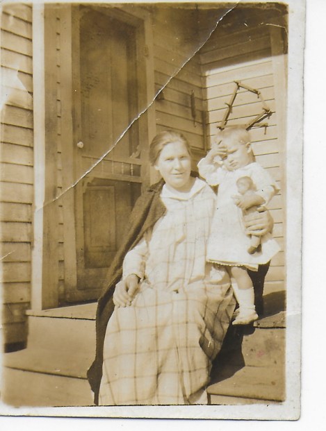 carrie hicks moss and little odelle 1918